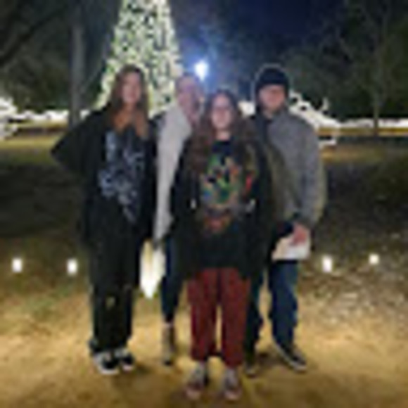 Meet your Posher, Kendra - Picture 1 of 1